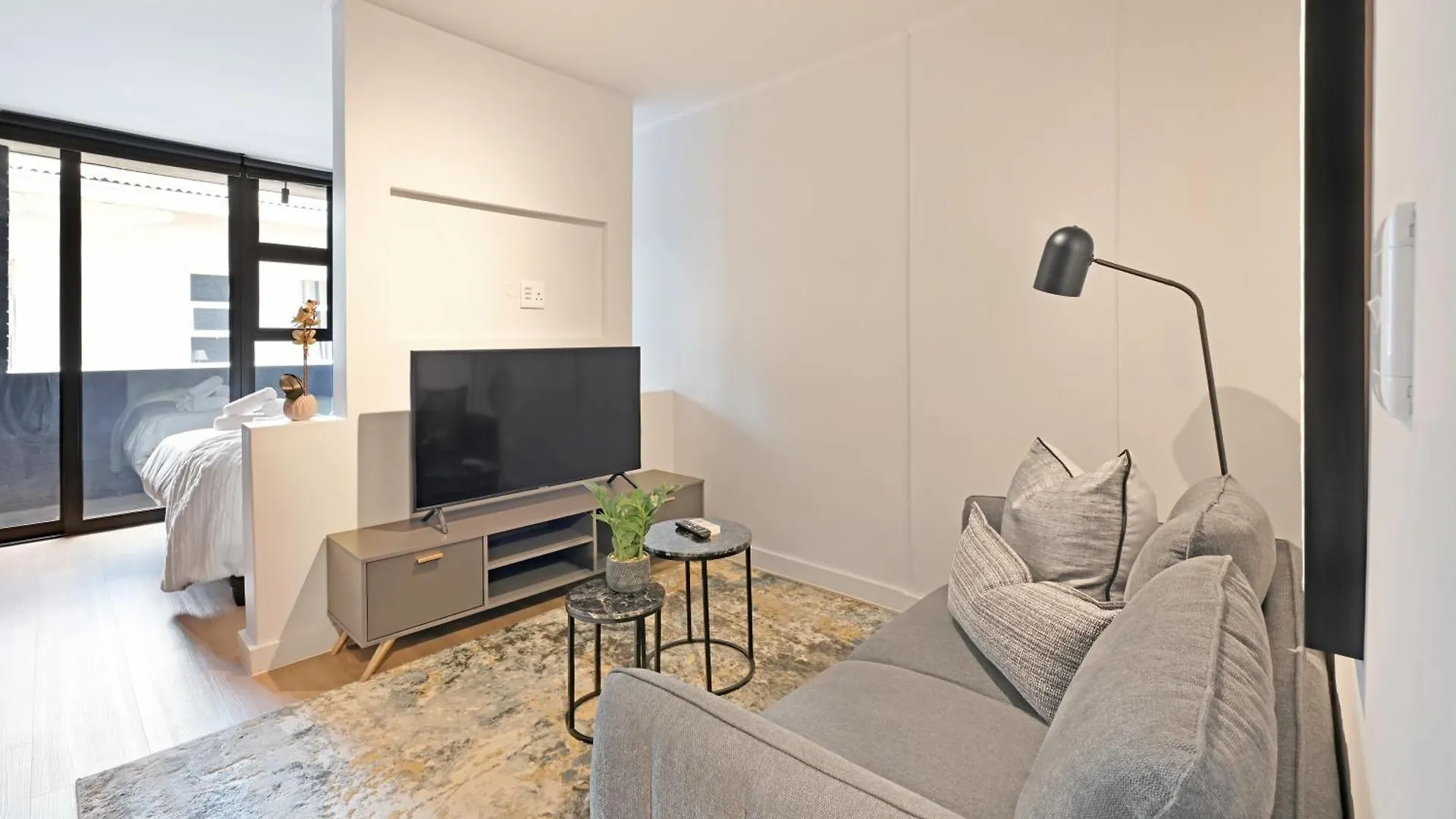 Nova - Chic City Studio Living At The Tokyo ケープタウン 0*,  南アフリカ